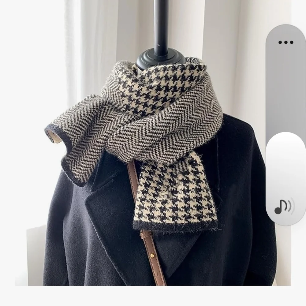 Elegant Black and White Houndstooth Scarf